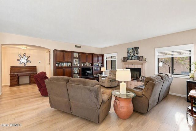 5422 W WEST WIND Drive, Glendale, AZ 85310