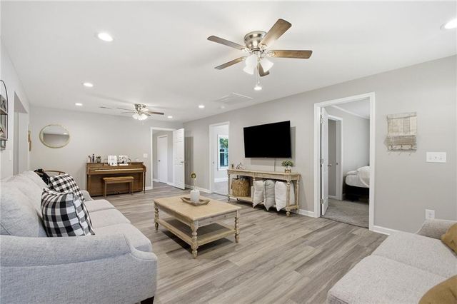 430 Elm Street, Calhoun, GA 30701
