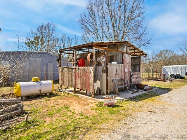 5010 Enville Road, Marietta, OK 73448