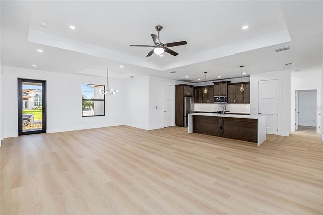 41 MARK TWAIN LANE, Rotonda West, FL 33947