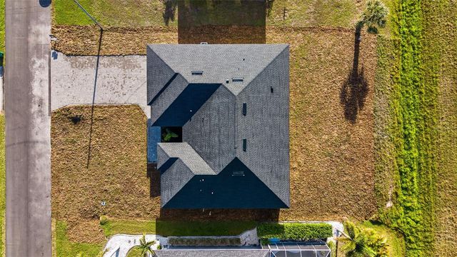 41 MARK TWAIN LANE, Rotonda West, FL 33947