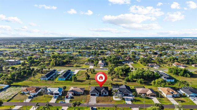 41 MARK TWAIN LANE, Rotonda West, FL 33947