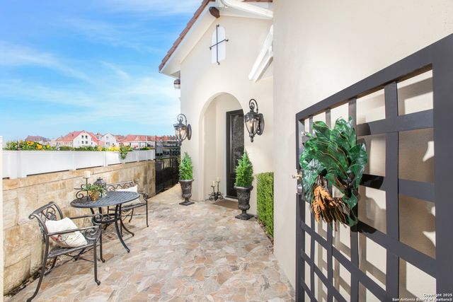 10 Denbury Gln, San Antonio, TX 78257