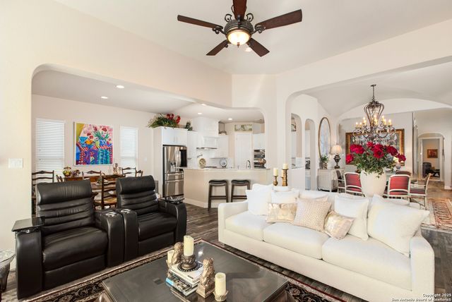 10 Denbury Gln, San Antonio, TX 78257