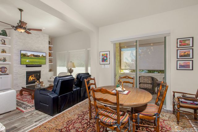 10 Denbury Gln, San Antonio, TX 78257