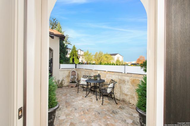 10 Denbury Gln, San Antonio, TX 78257