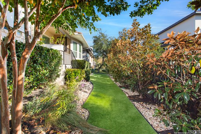 10 Denbury Gln, San Antonio, TX 78257