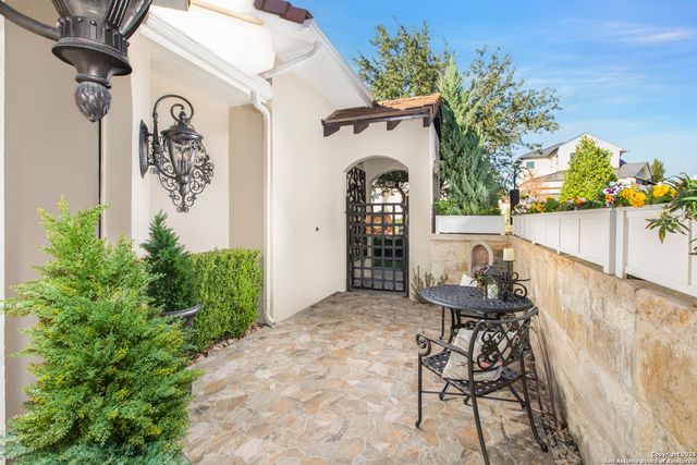 10 Denbury Gln, San Antonio, TX 78257