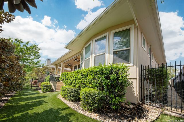 10 Denbury Gln, San Antonio, TX 78257