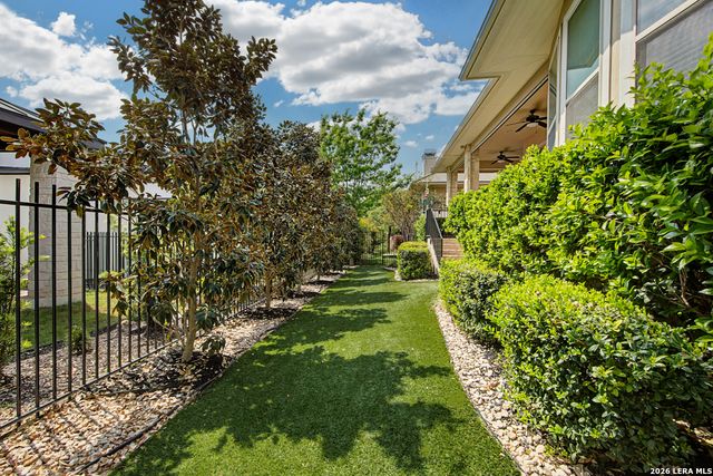 10 Denbury Gln, San Antonio, TX 78257
