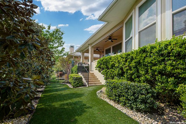 10 Denbury Gln, San Antonio, TX 78257