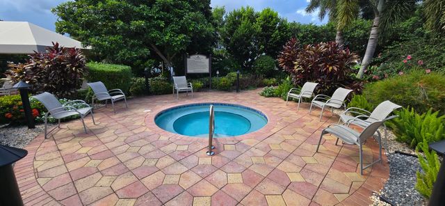 13195 La Sabina Drive, Delray Beach, FL 33446