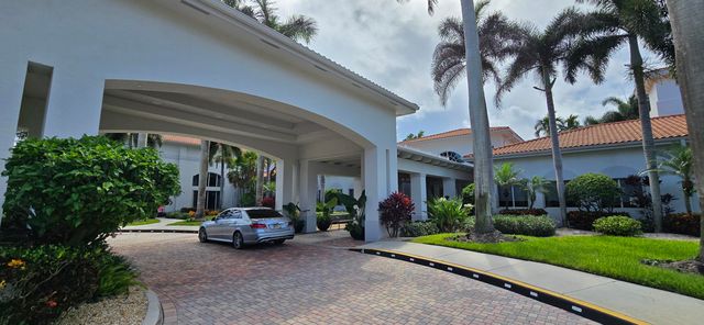 13195 La Sabina Drive, Delray Beach, FL 33446