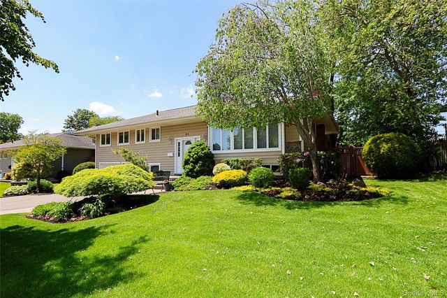 24 Tad Lane, Old Bethpage, NY 11804