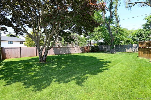 24 Tad Lane, Old Bethpage, NY 11804