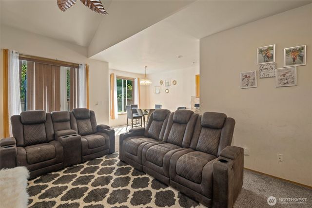 12607 64th Avenue E, Puyallup, WA 98373