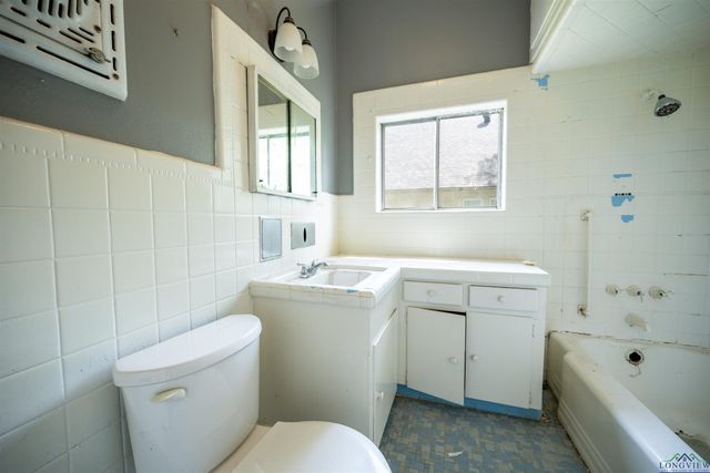 500 Hawley, Marshall, TX 75670