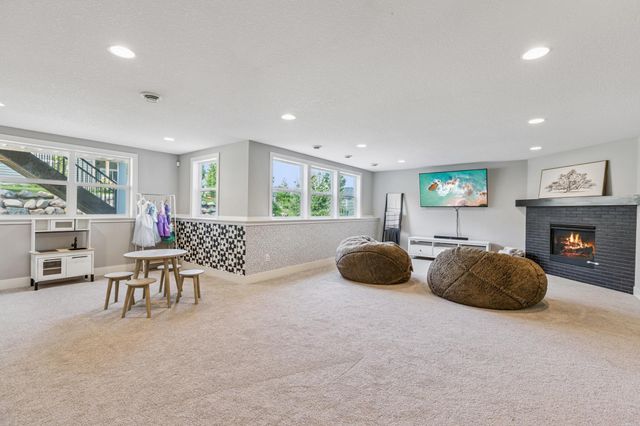 5155 Zircon Lane N, Plymouth, MN 55446