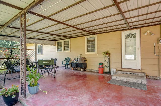 1301 S Tyler Avenue, Aurora, MO 65605