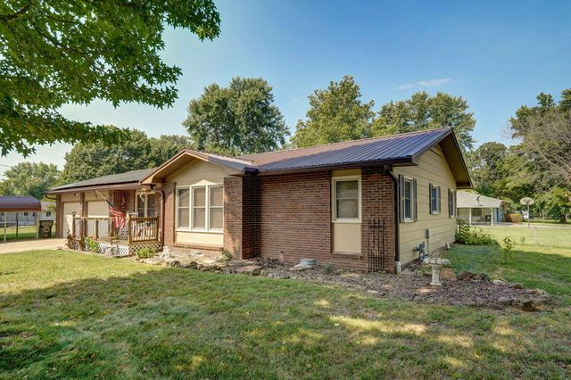 1301 S Tyler Avenue, Aurora, MO 65605