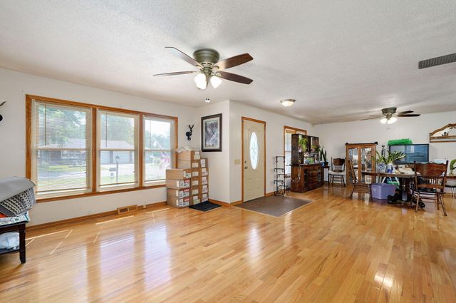 1301 S Tyler Avenue, Aurora, MO 65605