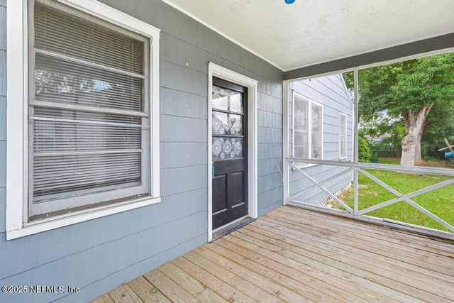 5146 SUNDERLAND Road, Jacksonville, FL 32210