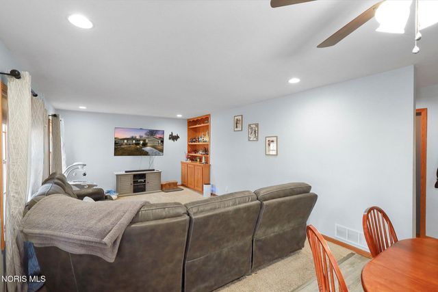 1163 Clark Street, Holland, OH 43528