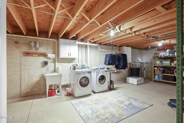 1163 Clark Street, Holland, OH 43528