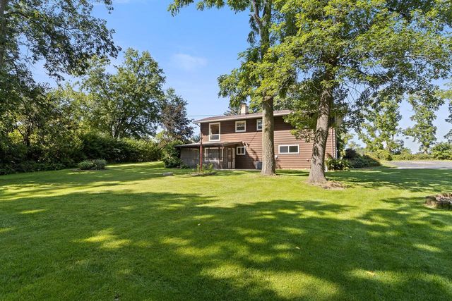 158 King Lake Road, Brooklyn, WI 53521