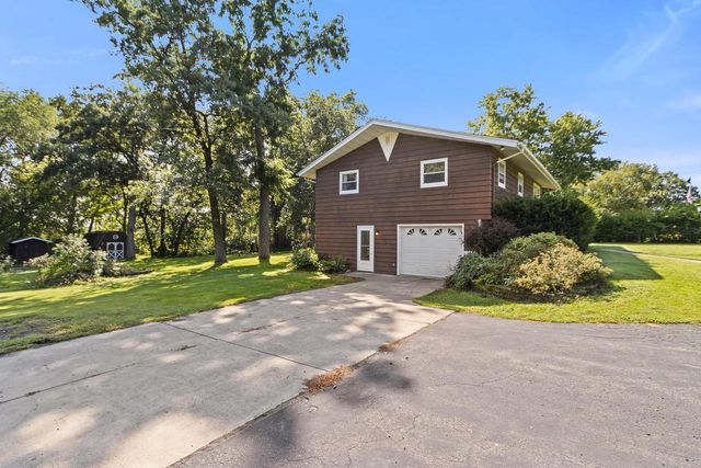 158 King Lake Road, Brooklyn, WI 53521
