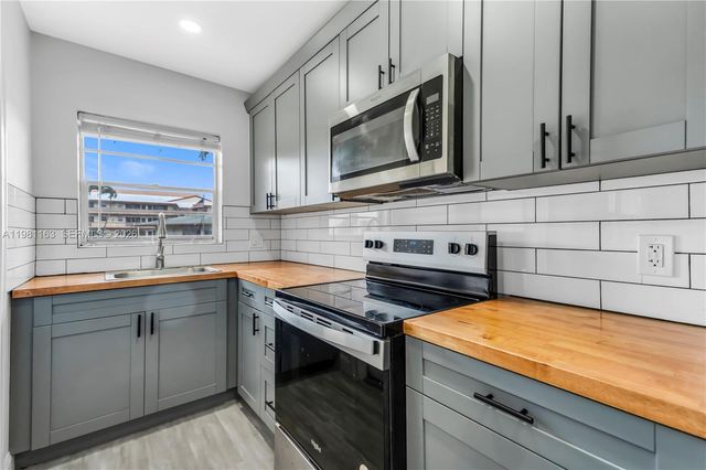 5300 Washington Street A137, Hollywood, FL 33021
