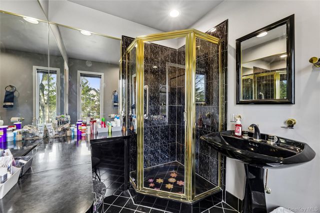 2 Barbara Lane, Monsey, NY 10952