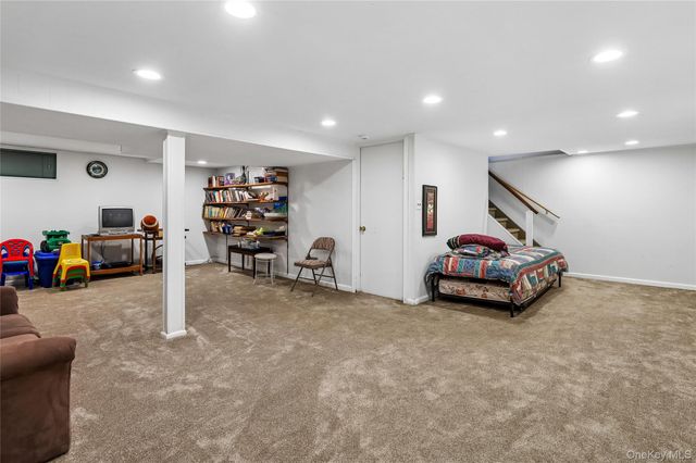 2 Barbara Lane, Monsey, NY 10952