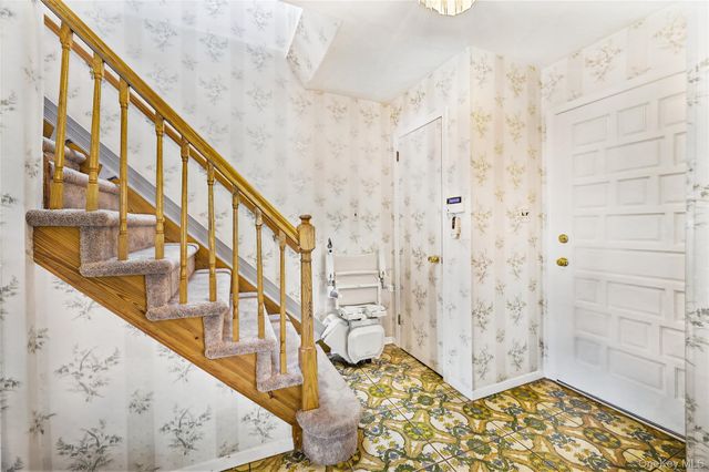 2 Barbara Lane, Monsey, NY 10952