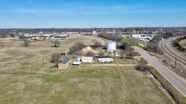 621 S Union Street, Whitesboro, TX 76273