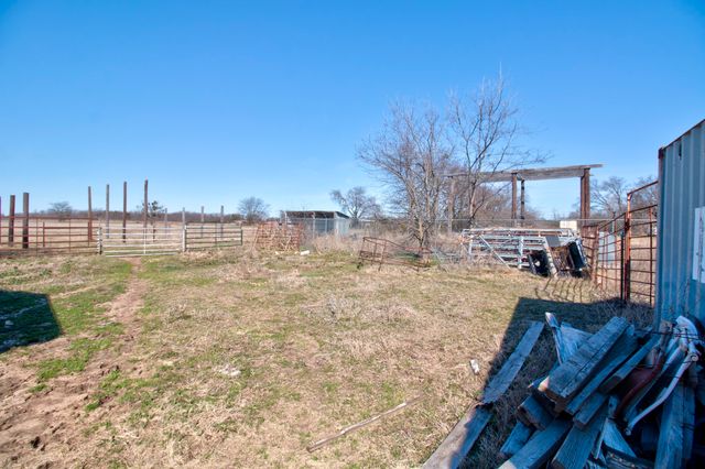 621 S Union Street, Whitesboro, TX 76273