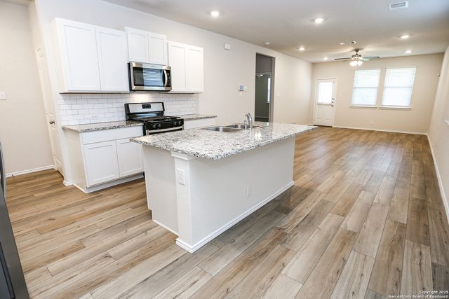 4242 Claystone, San Antonio, TX 78253