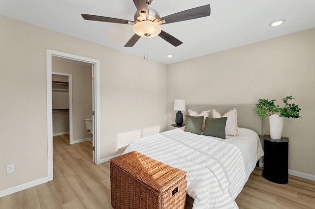 9285 E Fox Pointe, Bel Aire, KS 67226