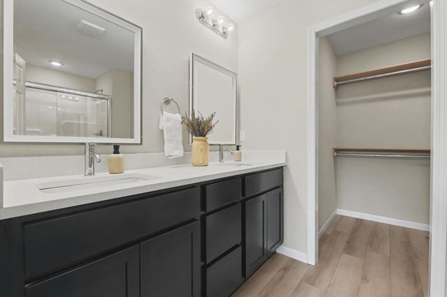 9285 E Fox Pointe, Bel Aire, KS 67226