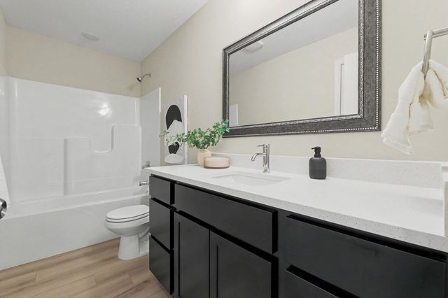 9285 E Fox Pointe, Bel Aire, KS 67226