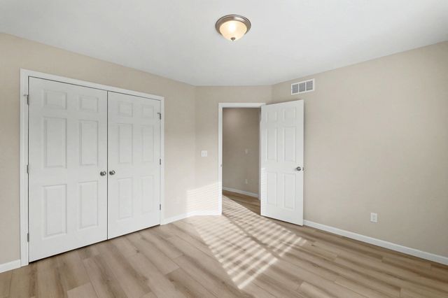 9285 E Fox Pointe, Bel Aire, KS 67226