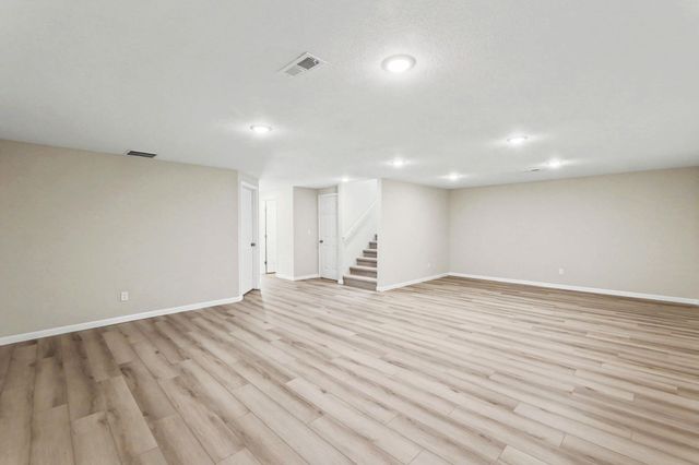 9285 E Fox Pointe, Bel Aire, KS 67226