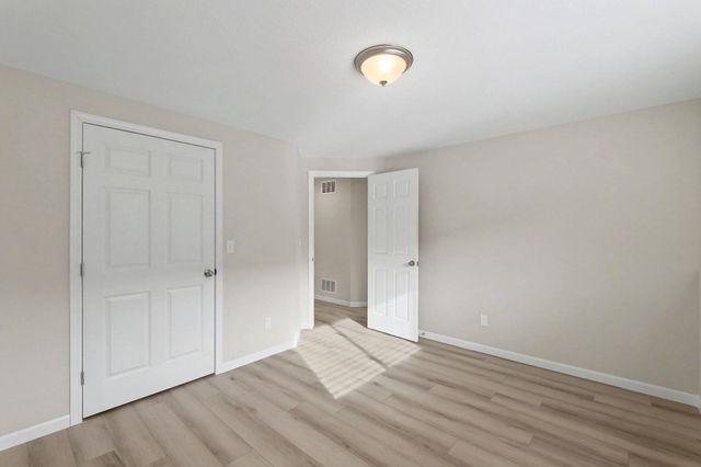 9285 E Fox Pointe, Bel Aire, KS 67226