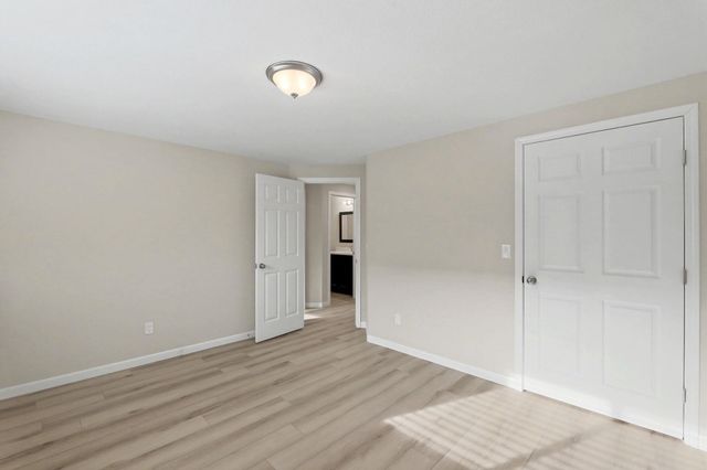 9285 E Fox Pointe, Bel Aire, KS 67226