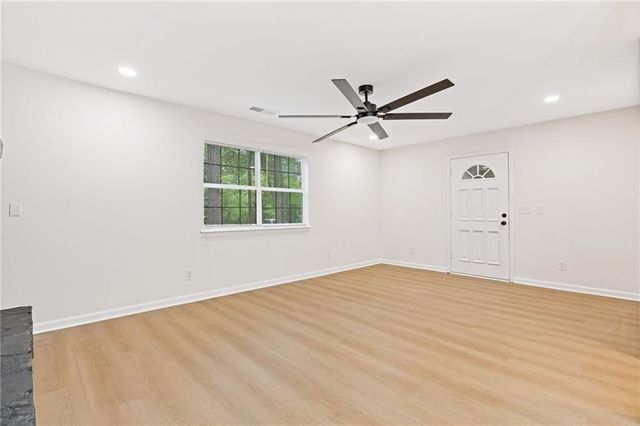 5044 Woodmont Drive, Villa Rica, GA 30180