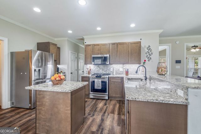 290 Farr Lake Dr., Tyrone, GA 30290