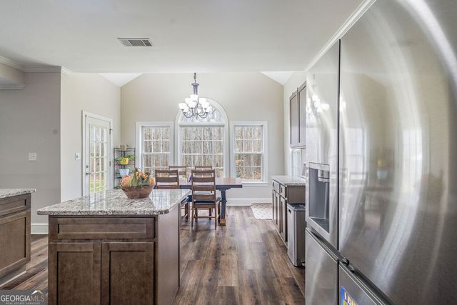 290 Farr Lake Dr., Tyrone, GA 30290