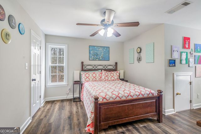 290 Farr Lake Dr., Tyrone, GA 30290