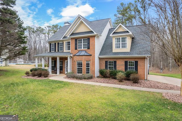 290 Farr Lake Dr., Tyrone, GA 30290