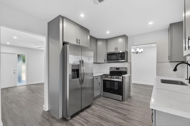 6101 NW 74th Avenue, Tamarac, FL 33321